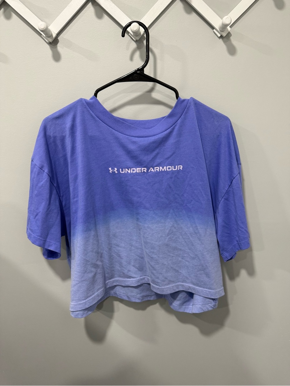 Womens cropped under armour tee size XL